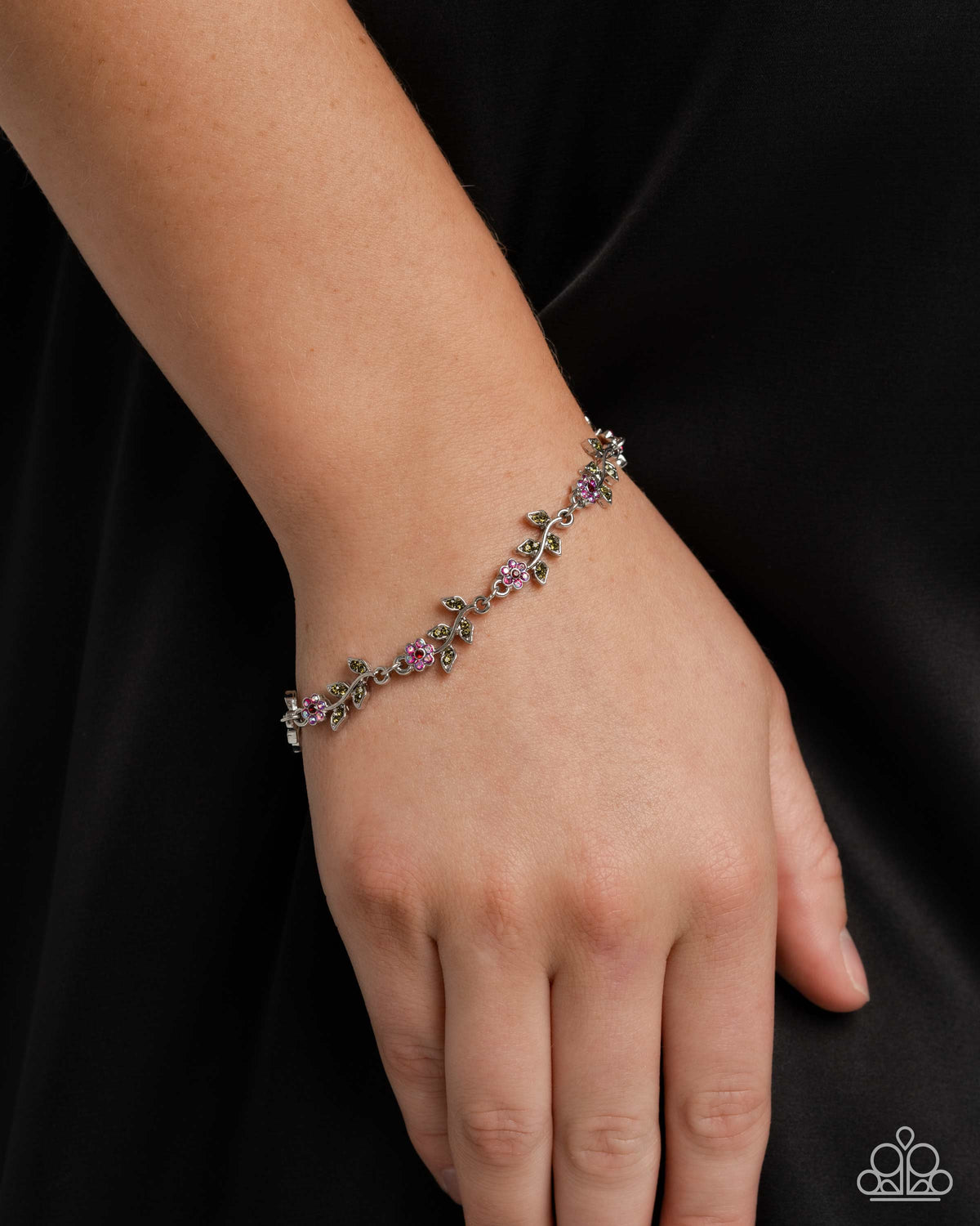 Estate Grounds & Personal Estate Red Floral Necklace & Bracelet Set - Paparazzi Accessories