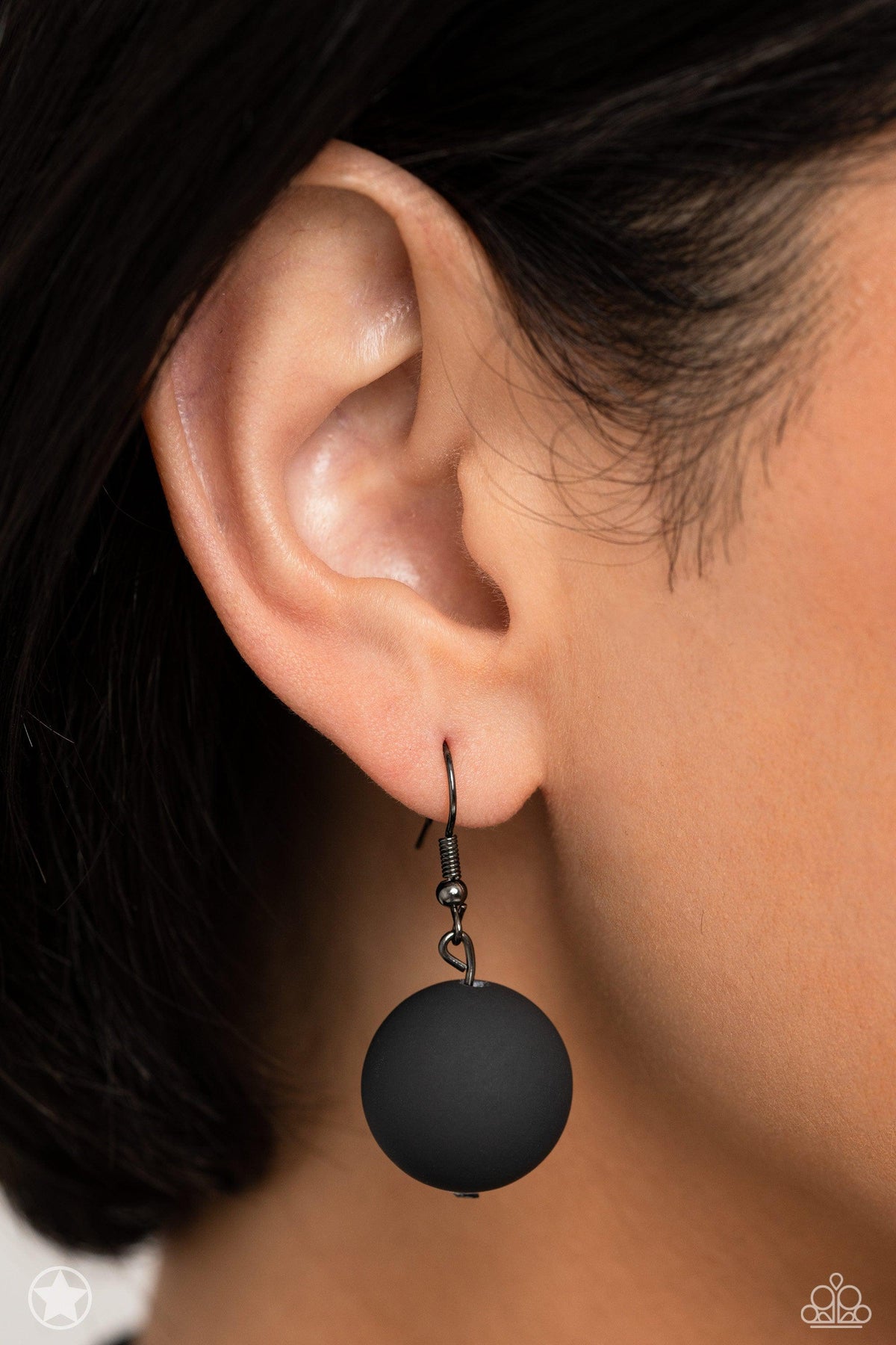 A Warm Welcome Black Necklace - Paparazzi Accessories - free matching earrings -CarasShop.com - Paparazzi Jewelry by Cara Jewels