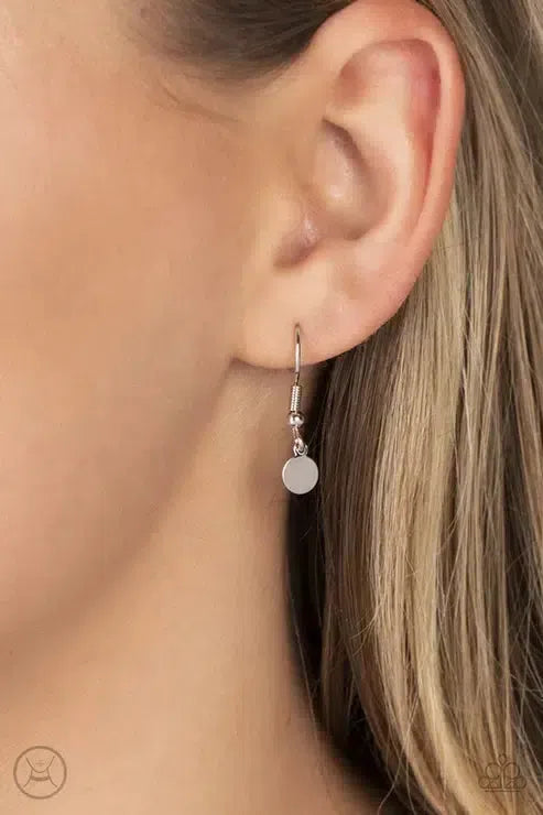 Champagne Catwalk Silver Necklace - Paparazzi Accessories - free matching earrings -CarasShop.com - Paparazzi Jewelry by Cara Jewels