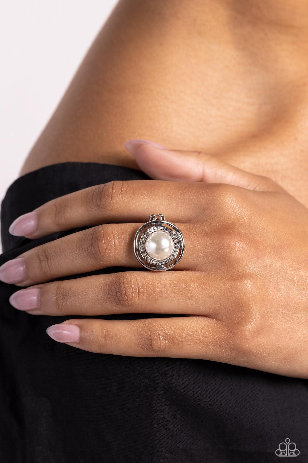 Chic Center White Ring - Paparazzi Accessories