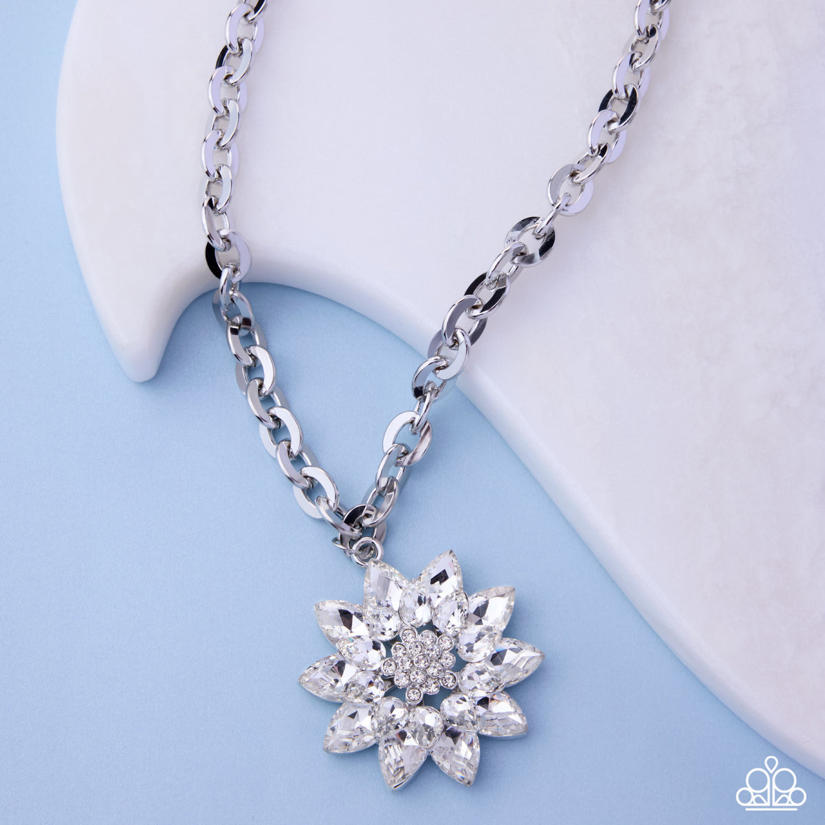 Glamorous Garden White Gem Flower Necklace - Paparazzi Accessories
