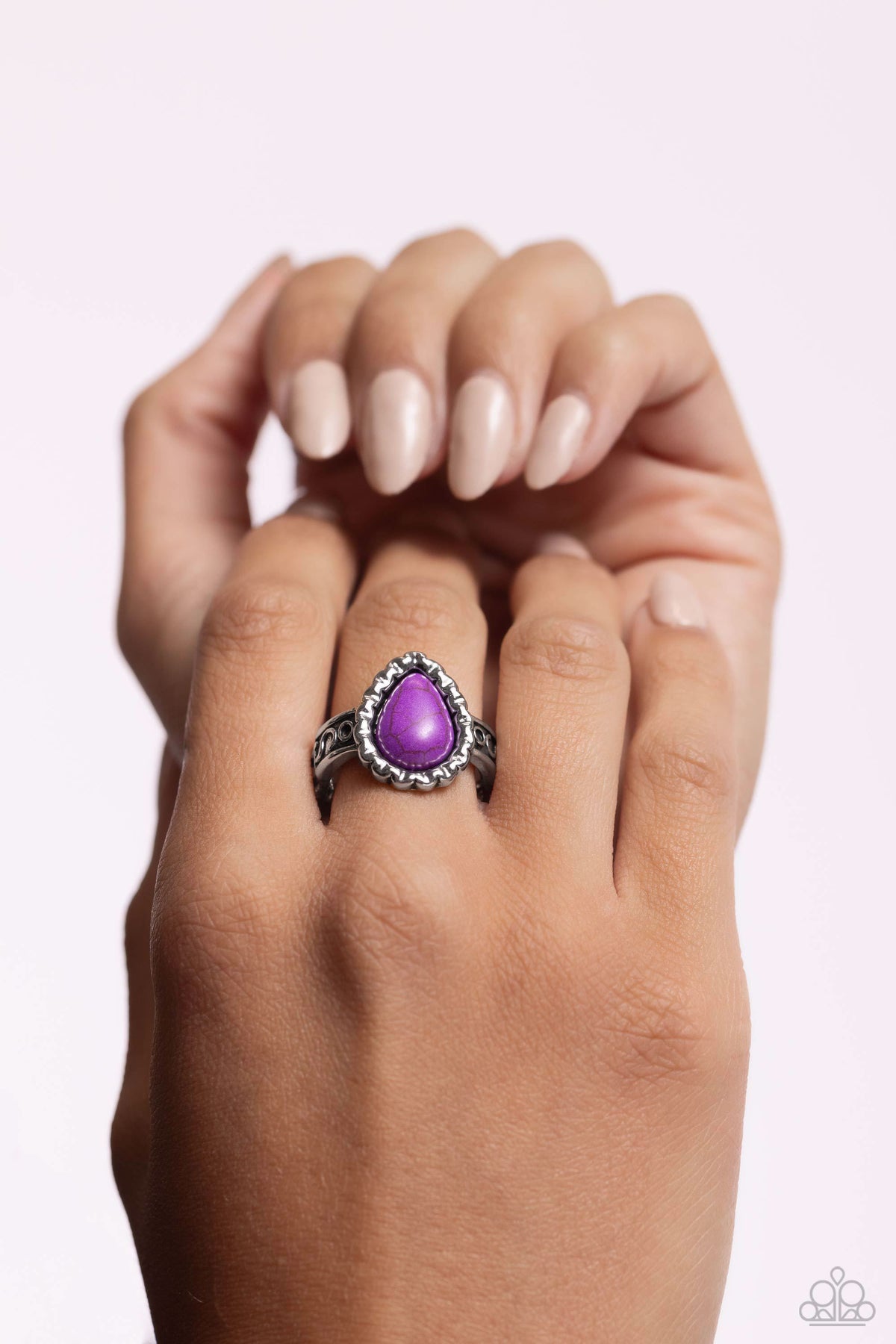 Scalloped Showcase Purple Ring - Paparazzi Accessories