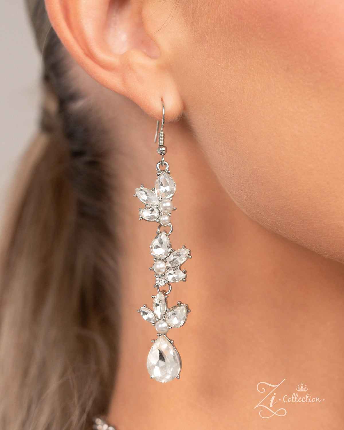 The Aleshia 2024 Zi Signature Collection Necklace - Paparazzi Accessories - free matching earrings -CarasShop.com - Paparazzi Jewelry by Cara Jewels