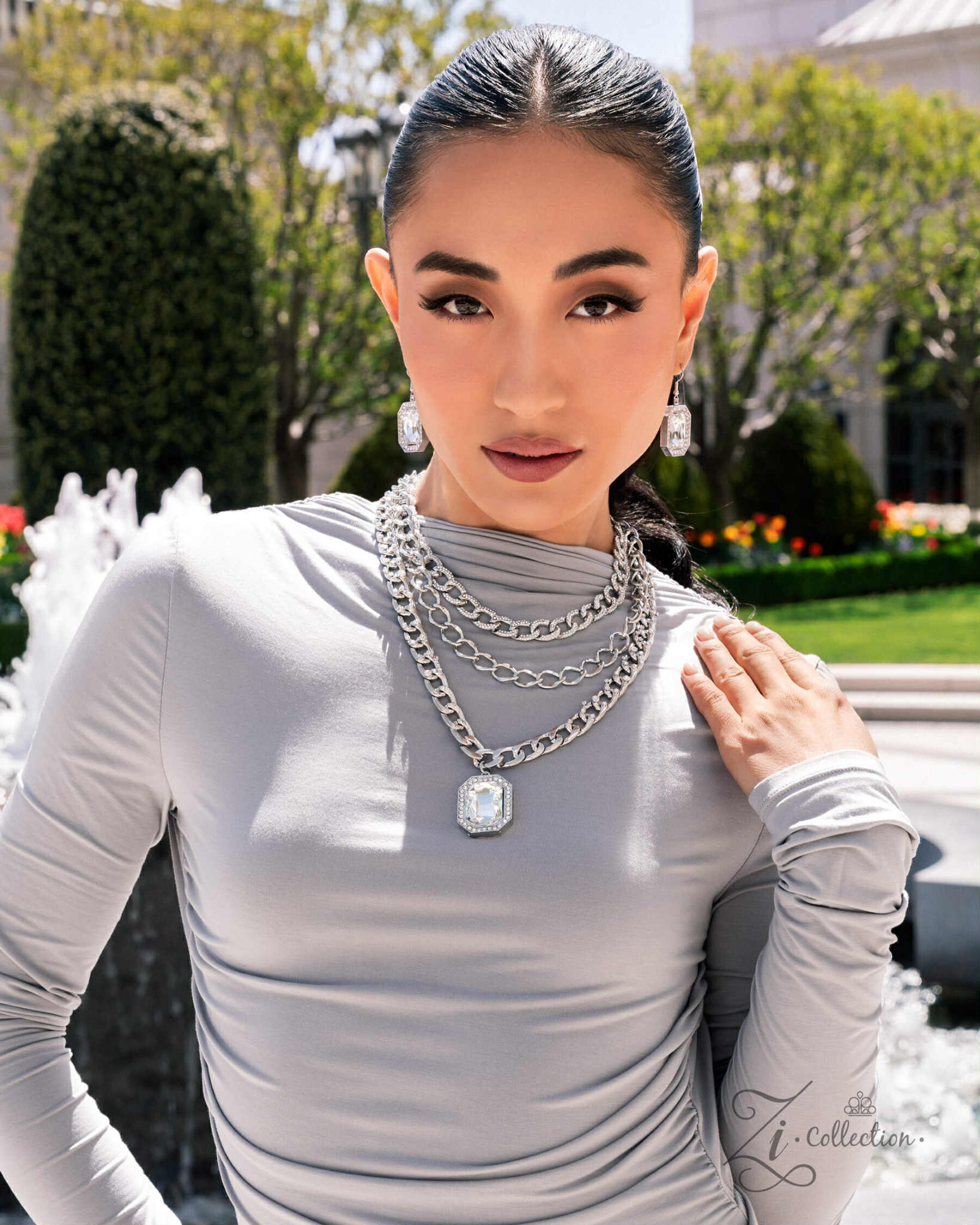 AMERICAN JEWELLERY COLLECTIONS 小売版 Attwood & Sawyer Gold-plated Crystal Rhinestone Necklace in