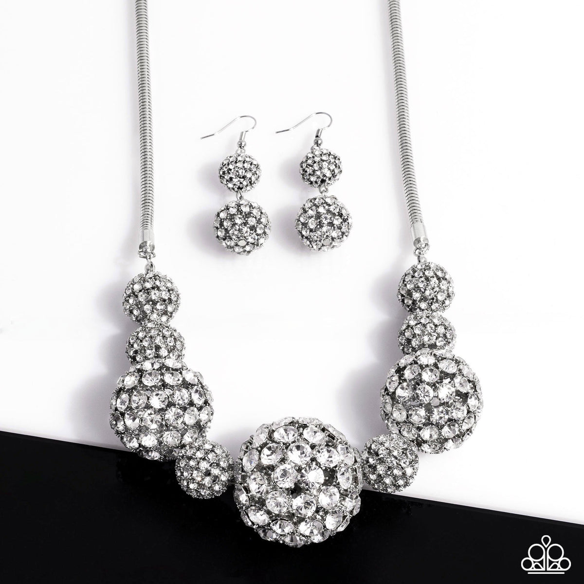 Undaunted 2023 Zi Collection Necklace - Paparazzi Accessories- Flat Lay -CarasShop.com - Paparazzi Jewelry by Cara Jewels