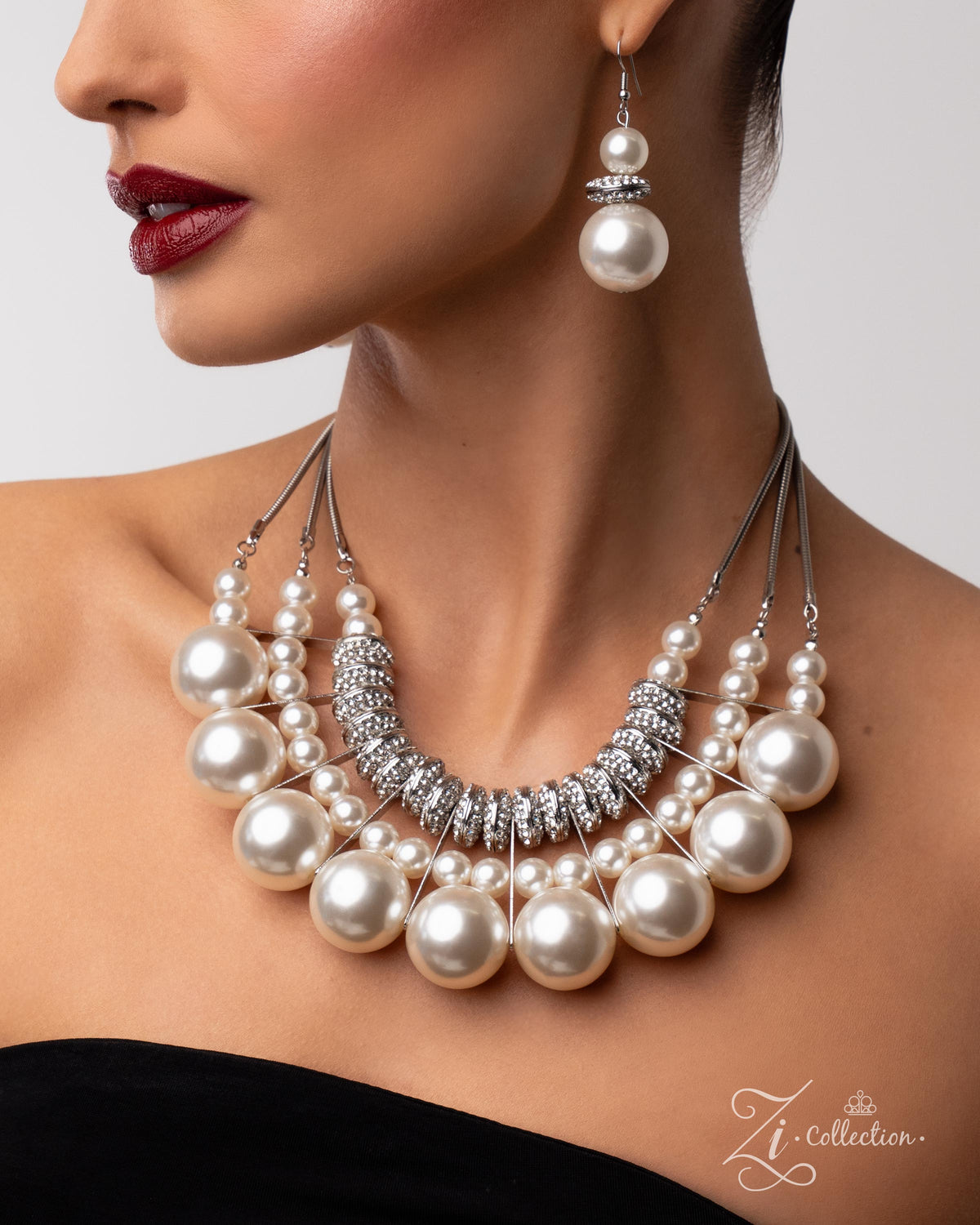 Affluent 2025 Zi Collection Necklace - Paparazzi Accessories- on model - CarasShop.com - Paparazzi Jewelry by Cara Jewels