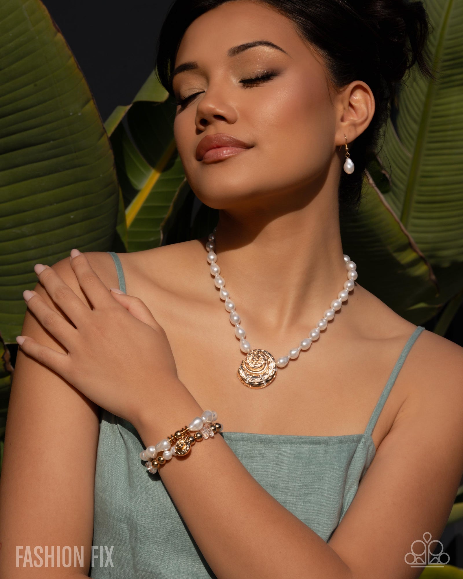Fiercely 5th Avenue Set - June 2026 - Paparazzi Accessories- Complete Look - CarasShop.com - Paparazzi Jewelry by Cara Jewels