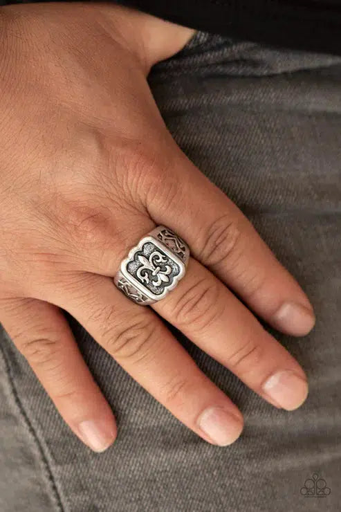 Fiercely Fleur-De-Lis Silver Ring - Paparazzi Accessories- on model - CarasShop.com - Paparazzi Jewelry by Cara Jewels
