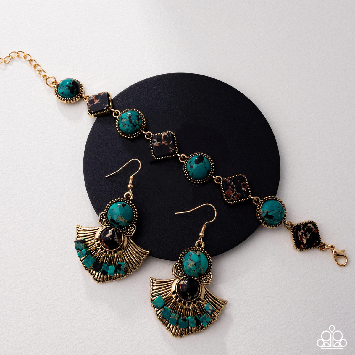 Simply Santa Fe Set - December 2025 - Paparazzi Accessories- Bracelet - CarasShop.com - Paparazzi Jewelry by Cara Jewels