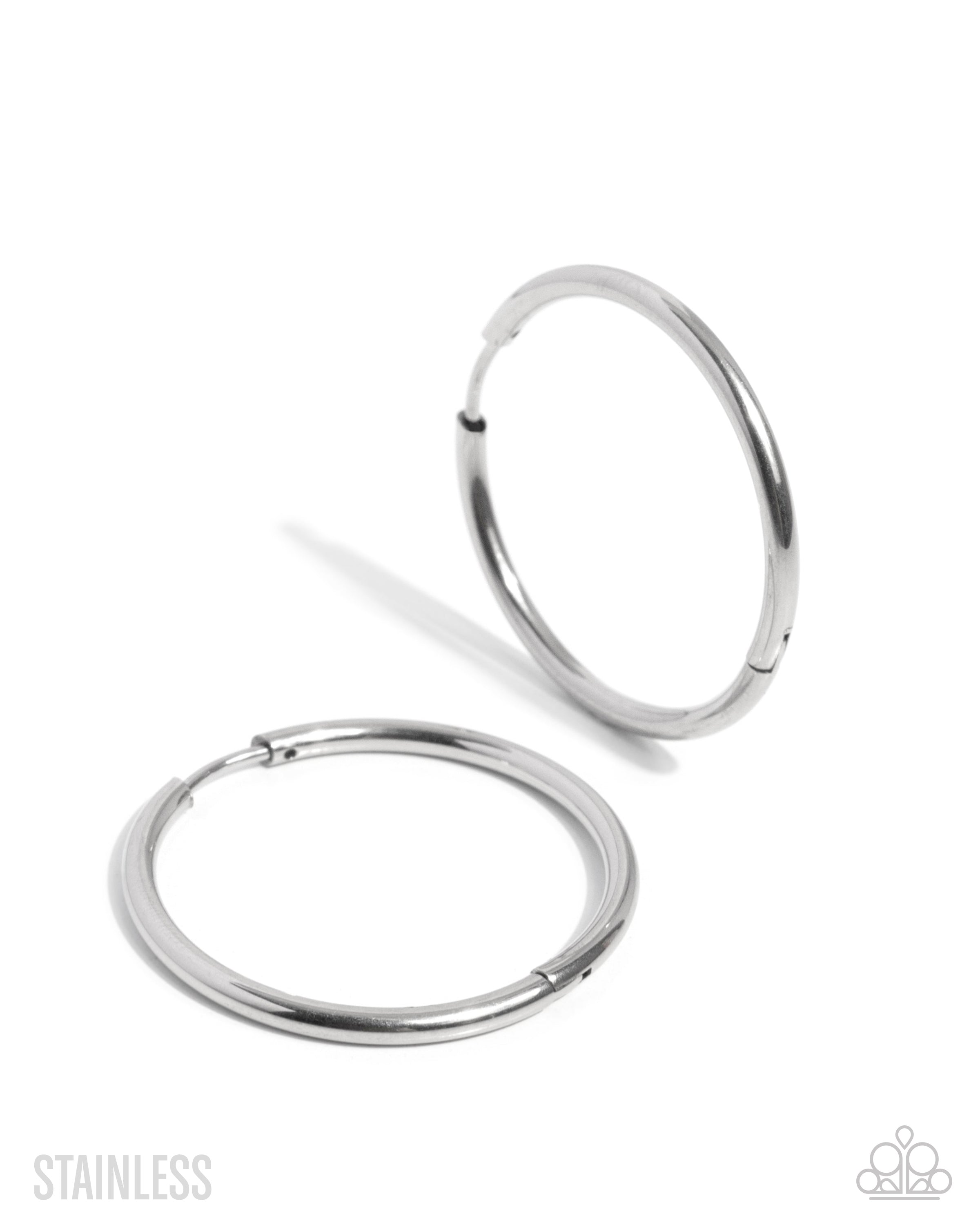 アクセサリー EAR RING PJ - SILVER Paparazzi Surmounting Sheen Silver Hoop Earrings | CarasShop