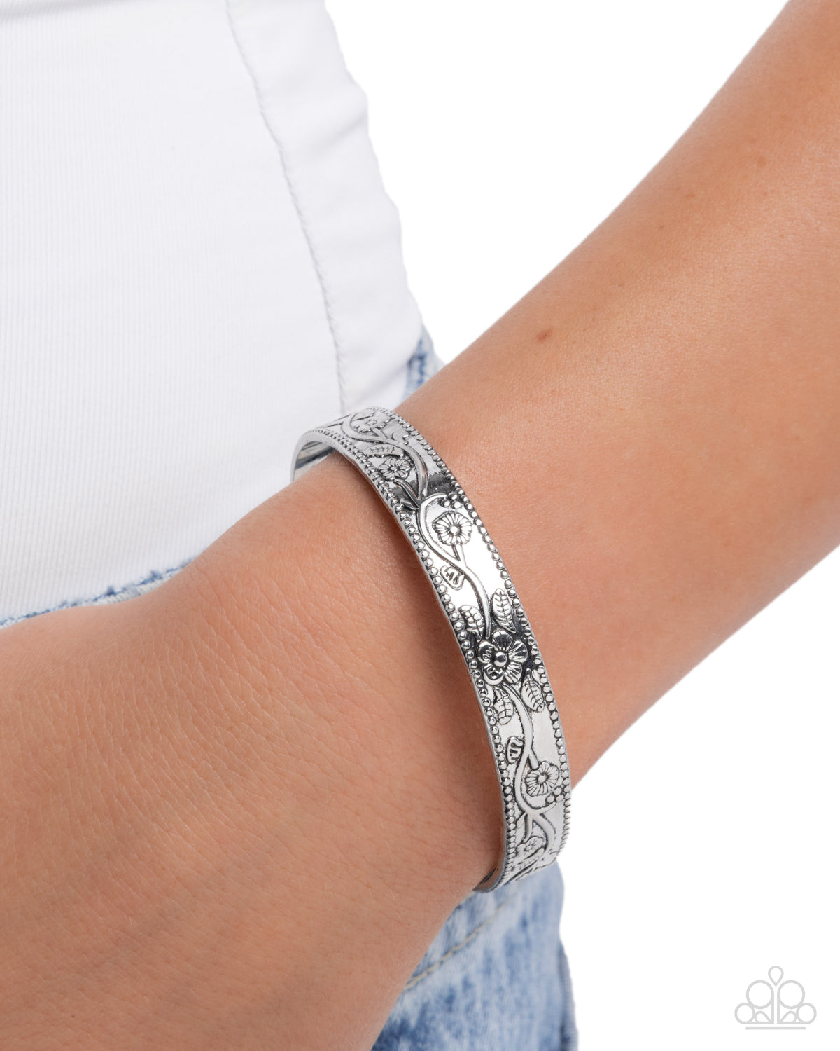 Vintage Side Silver Floral Cuff Bracelet - Paparazzi Accessories-on model - CarasShop.com - Paparazzi Jewelry by Cara Jewels