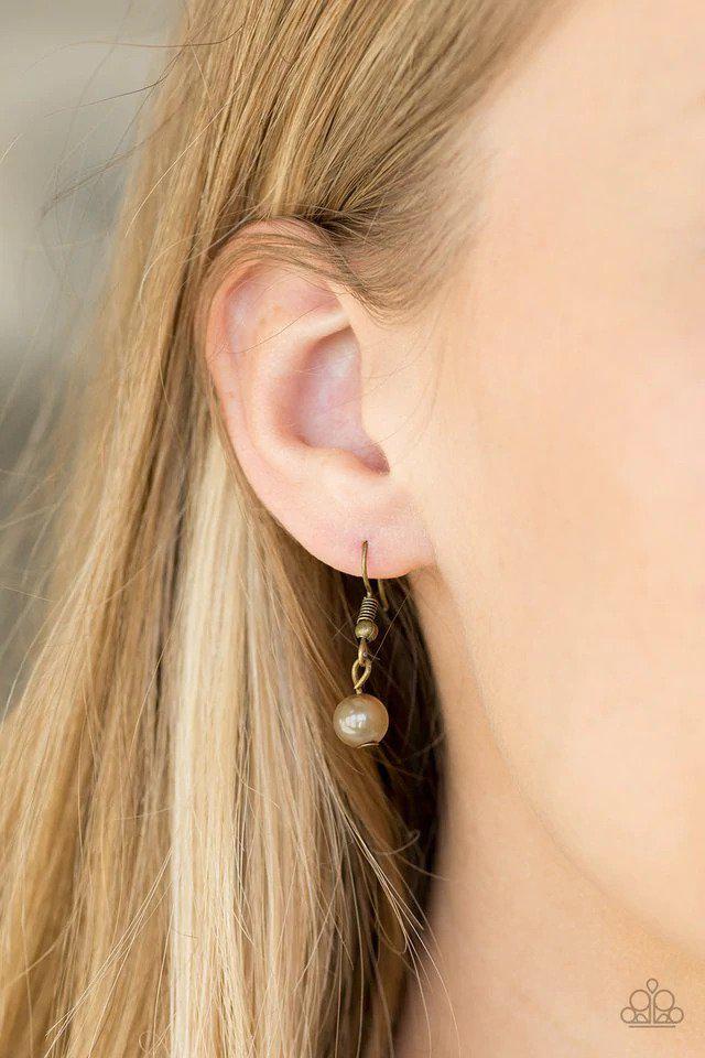 High Heels and Hustle Brass Necklace - Paparazzi Accessories - free matching earrings -CarasShop.com - Paparazzi Jewelry by Cara Jewels