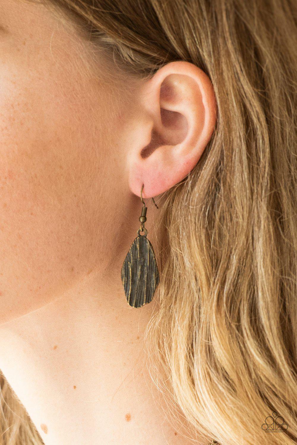 A New Discovery Brass Necklace - Paparazzi Accessories - free matching earrings -CarasShop.com - Paparazzi Jewelry by Cara Jewels