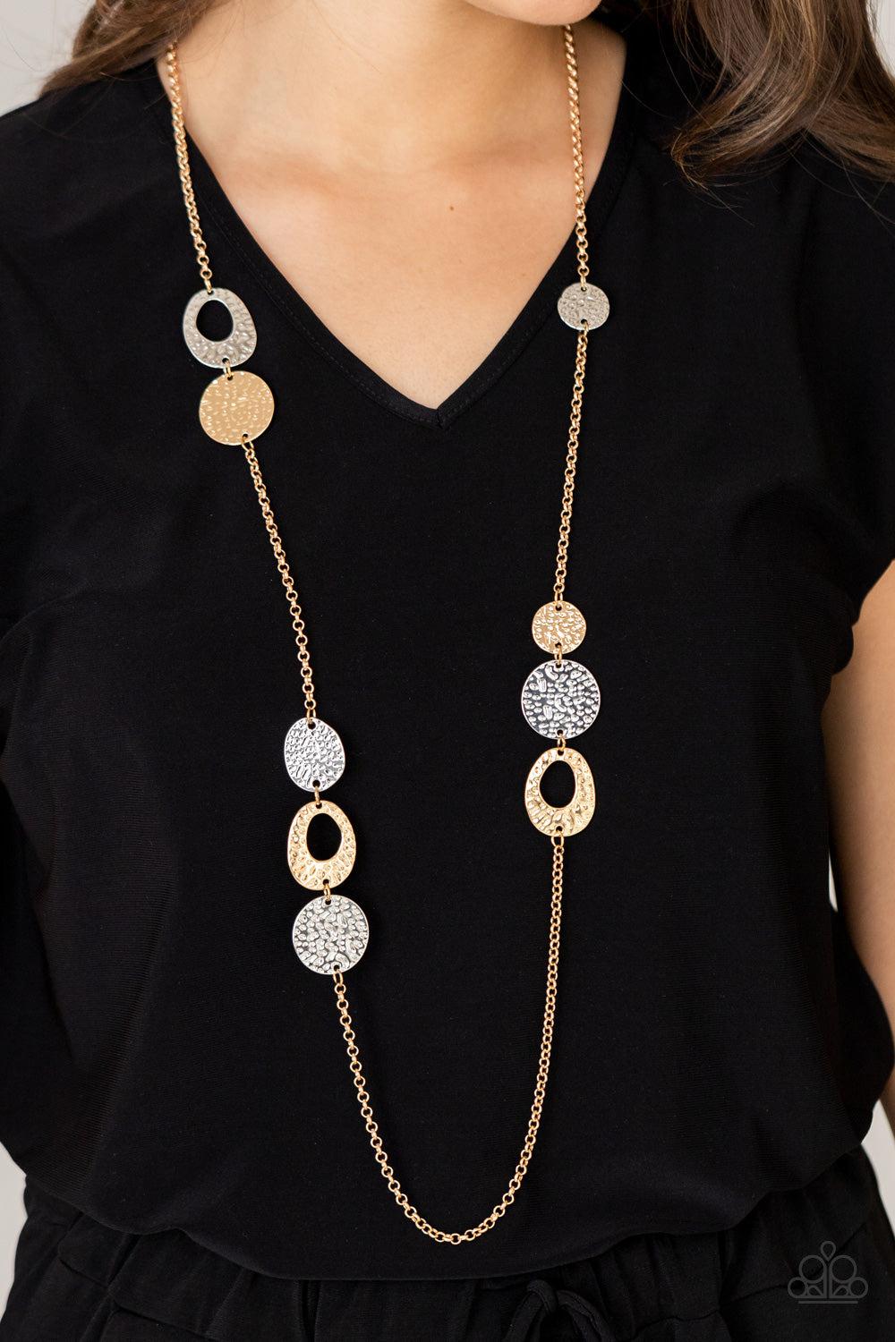 Gallery Guru Gold Necklace - Paparazzi Accessories- on model - CarasShop.com - Paparazzi Jewelry by Cara Jewels