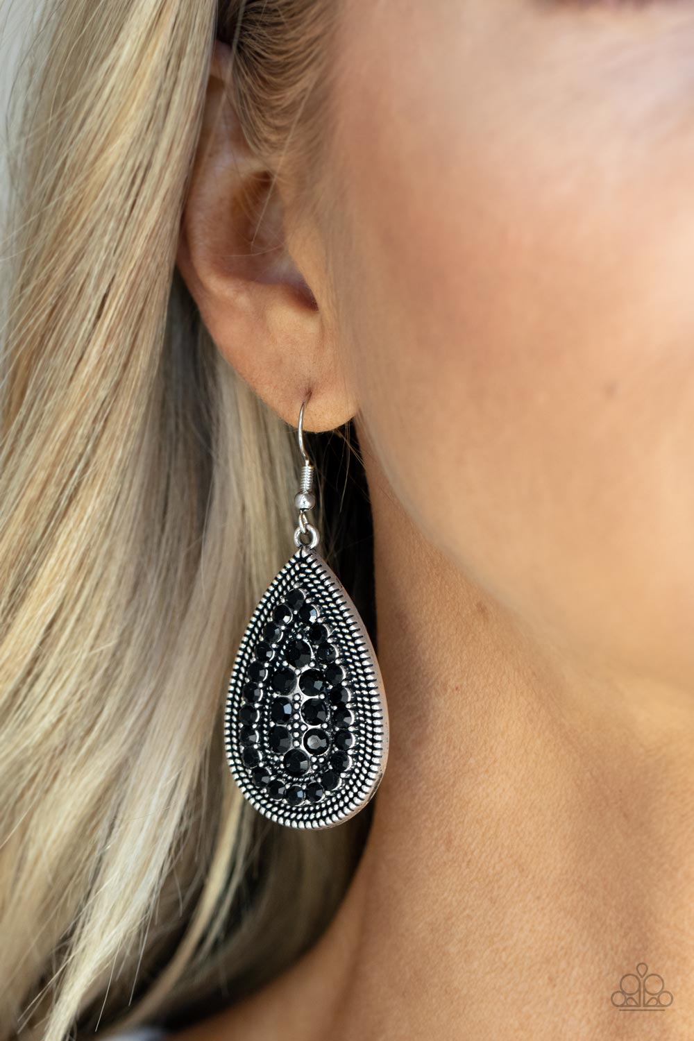 Interstellar Idol Black Earrings - Paparazzi Accessories- on model - CarasShop.com - Paparazzi Jewelry by Cara Jewels