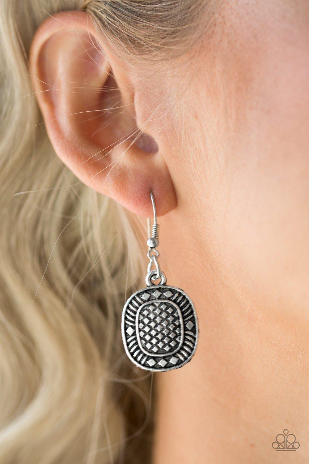 Prehistoric Powerhouse Silver Statement Necklace - Paparazzi Accessories- on model - CarasShop.com - Paparazzi Jewelry by Cara Jewels