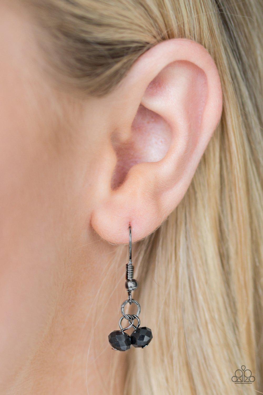 Shimmer Showdown Black Necklace - Paparazzi Accessories- on model - CarasShop.com - Paparazzi Jewelry by Cara Jewels