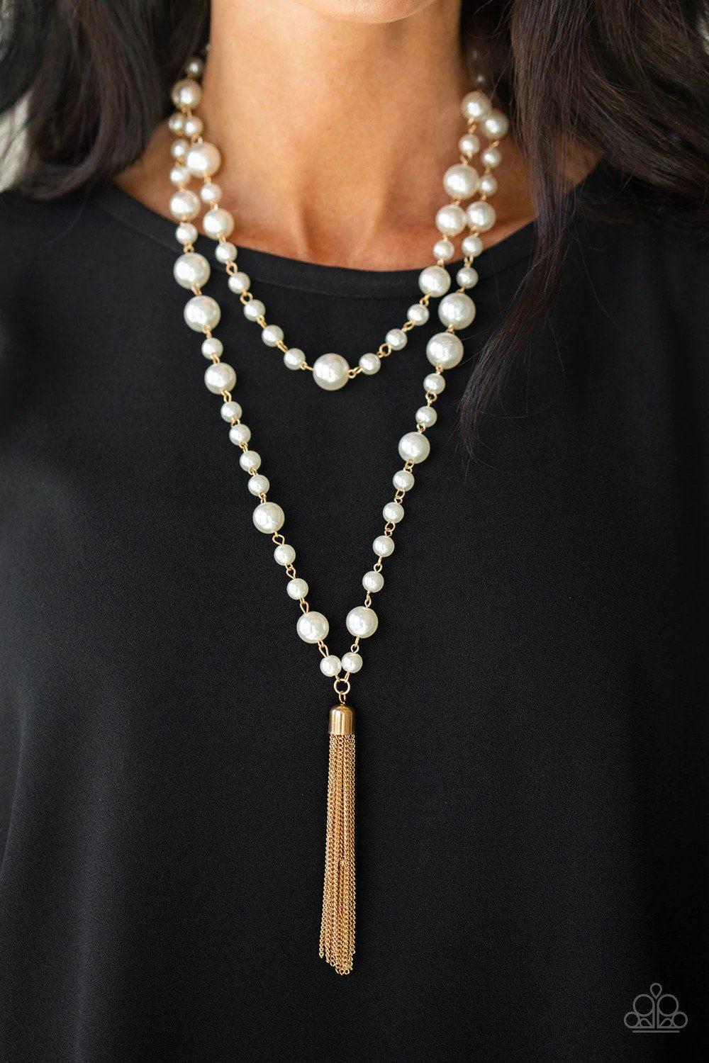 Social Hour Gold Necklace - Paparazzi Accessories- on model - CarasShop.com - Paparazzi Jewelry by Cara Jewels