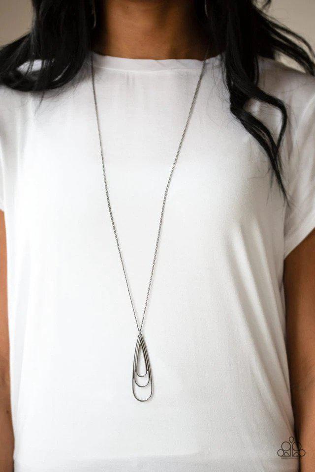 The Big Three Gunmetal Black Necklace - Paparazzi Accessories- on model - CarasShop.com - Paparazzi Jewelry by Cara Jewels