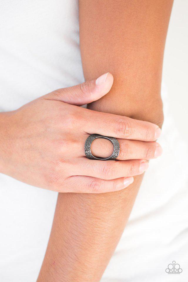 Tour de Contour Gunmetal Black Ring - Paparazzi Accessories- on model - CarasShop.com - Paparazzi Jewelry by Cara Jewels