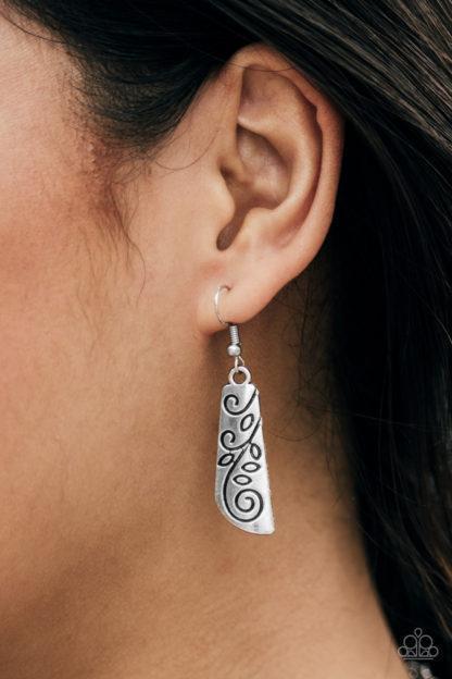 Untamed Silver Statement Necklace - Paparazzi Accessories- on model - CarasShop.com - Paparazzi Jewelry by Cara Jewels