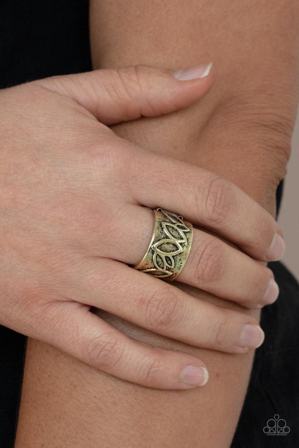 When You LEAF Expect It Brass Ring - Paparazzi Accessories- on model - CarasShop.com - Paparazzi Jewelry by Cara Jewels